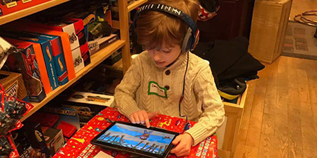 Kid playing online games - Spin Me a Tale Personalized kids books